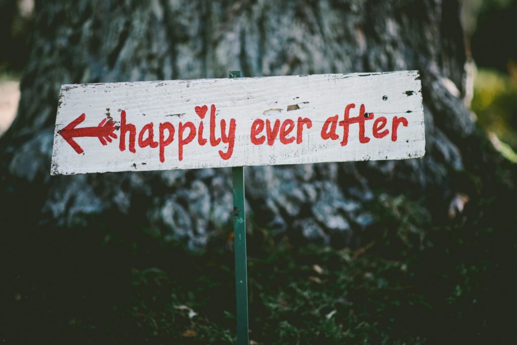 wooden-happily-ever-after-sign